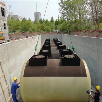¿Cuáles son las condiciones del suelo adecuadas para la instalación de tanque...